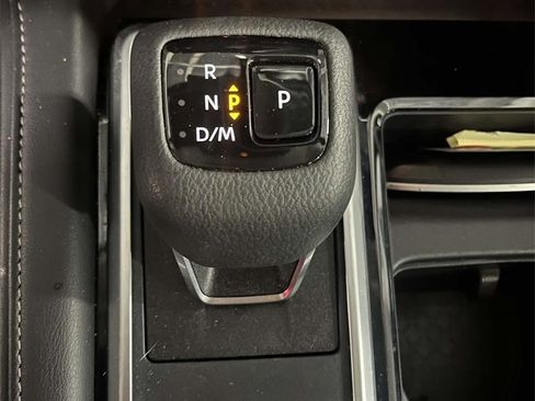 Certified 2025 Nissan Pathfinder SV image 19