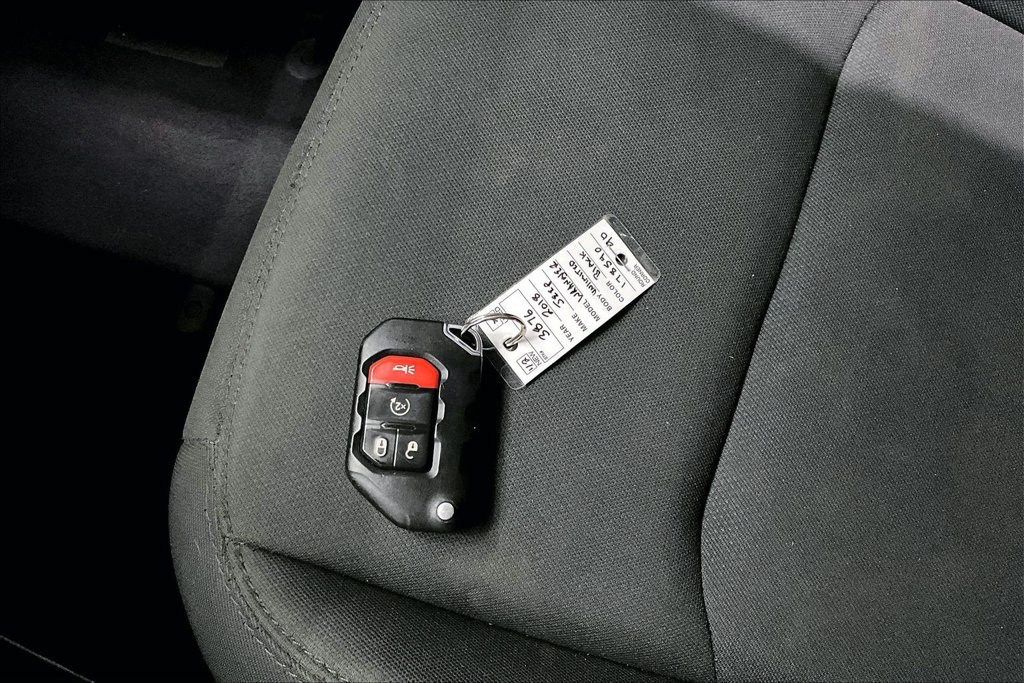 Used 2018 Jeep Wrangler Unlimited Sport S AWD/4WD image 34
