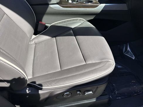 Used 2025 Cadillac Escalade Premium Luxury w/ Touring Package image 21