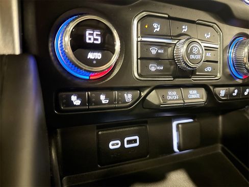 Used 2022 GMC Yukon SLT w/ SLT Premium Package image 25