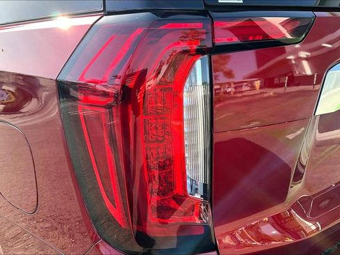 Used 2023 GMC Yukon Denali w/ Advanced Technology Package image 26