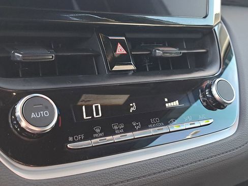 Used 2026 Toyota Corolla Cross SE image 24