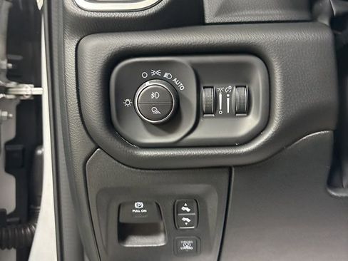 New 2026 RAM 1500 Laramie AWD/4WD image 11