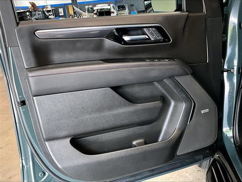 Used 2025 Chevrolet Tahoe RST w/ Comfort Package AWD/4WD image 9