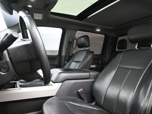 Used 2020 Ford F250 Lariat w/ Lariat Ultimate Package image 3