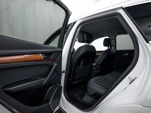 Certified 2023 Audi Q5 2.0T Premium w/ Convenience Package AWD/4WD image 18