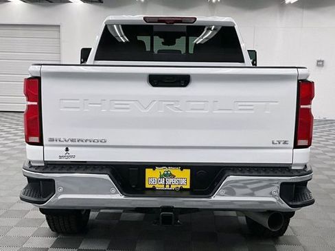 Used 2025 Chevrolet Silverado 2500 LTZ w/ LTZ Convenience Package image 5