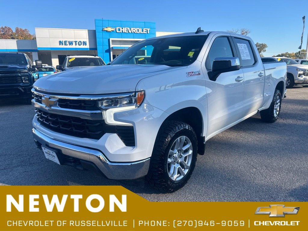 Used 2023 Chevrolet Silverado 1500 LT AWD/4WD image 3
