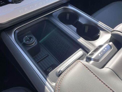 Used 2025 Ford Expedition Max Active image 9