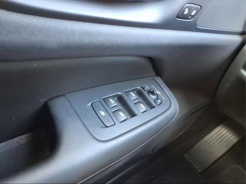 Used 2025 Volvo S60 B5 Core image 27
