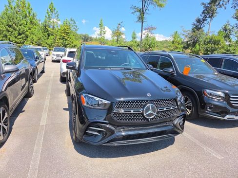 Certified 2025 Mercedes-Benz GLE 450 4MATIC image 2