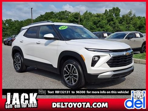 Used 2024 Chevrolet TrailBlazer LT w/ Driver Confidence Package AWD/4WD image 1