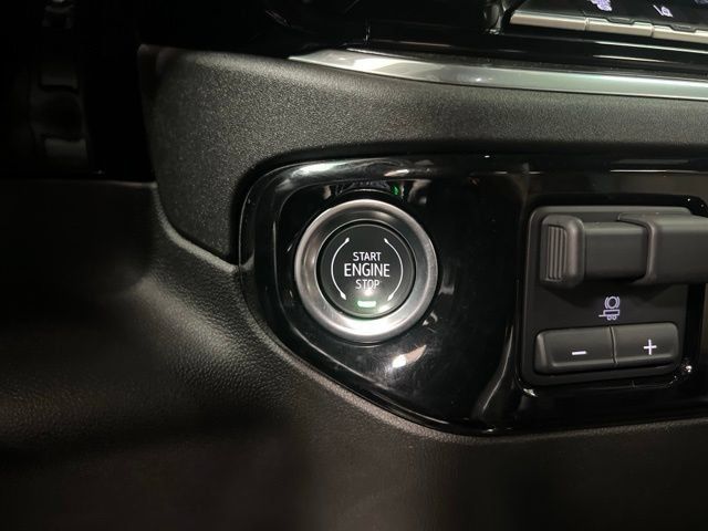 Used 2025 Chevrolet Silverado 3500 High Country w/ High Country Premium Package AWD/4WD image 34