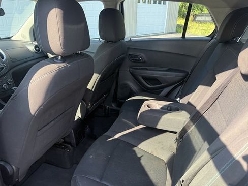 Used 2015 Chevrolet Trax LS w/ LPO, Protection Package FWD image 21