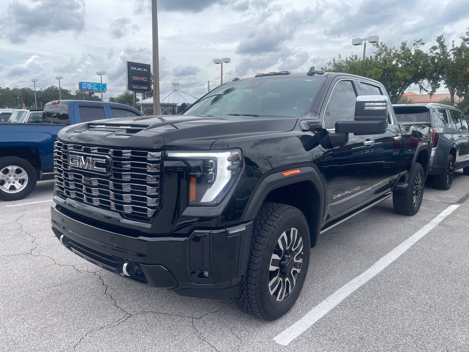 Used 2026 GMC Sierra 2500 Denali Ultimate w/ Max Trailering Package AWD/4WD image 1