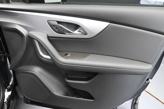 New 2026 Chevrolet Blazer LT w/ Midnight/Sport Edition FWD image 28