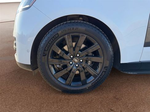 Used 2023 Land Rover Range Rover SE image 9