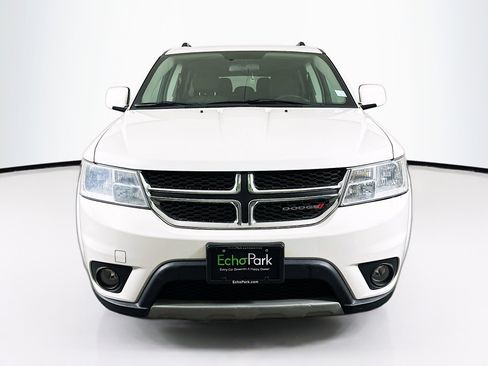 Used 2017 Dodge Journey SXT w/ Comfort/Convenience Group FWD image 2