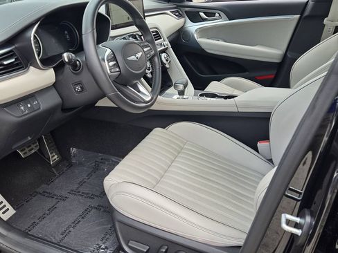 Used 2023 Genesis G70 2.0T w/ Sport Prestige Package RWD image 10