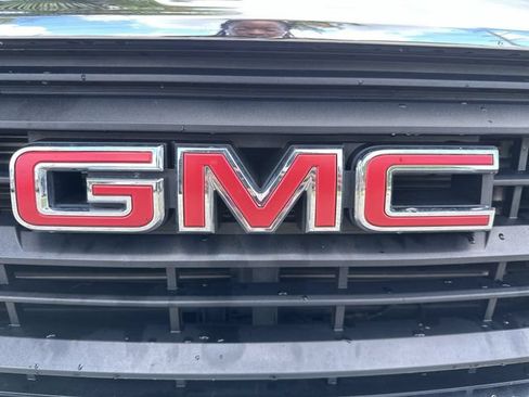 Used 2024 GMC Terrain SLE AWD/4WD image 10