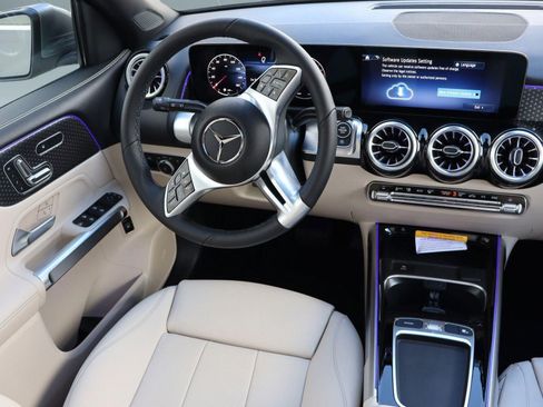 Certified 2025 Mercedes-Benz GLB 250 image 2