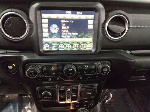 Used 2021 Jeep Wrangler Unlimited Sahara w/ Uconnect 4C Nav & Sound Group image 23