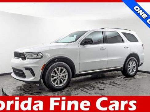 Used 2024 Dodge Durango SXT image 1