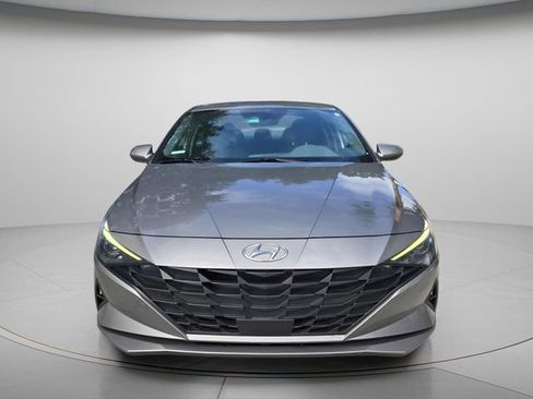 Used 2023 Hyundai Elantra SEL w/ Convenience Package image 3