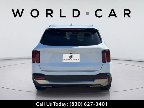 Used 2025 Kia Sorento S FWD image 8