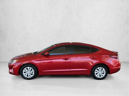 Used 2020 Hyundai Elantra SE w/ Cargo Package (C1) FWD image 2