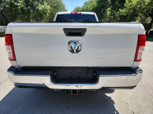 Used 2022 RAM 2500 Tradesman w/ Chrome Appearance Group RWD image 6