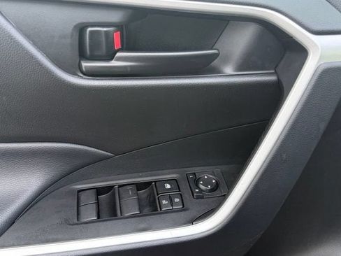 Used 2025 Toyota RAV4 LE AWD/4WD image 20