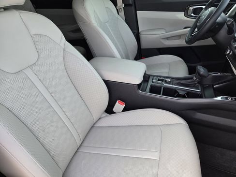 New 2025 Kia Sorento S w/ Panoramic Sunroof Package FWD image 11