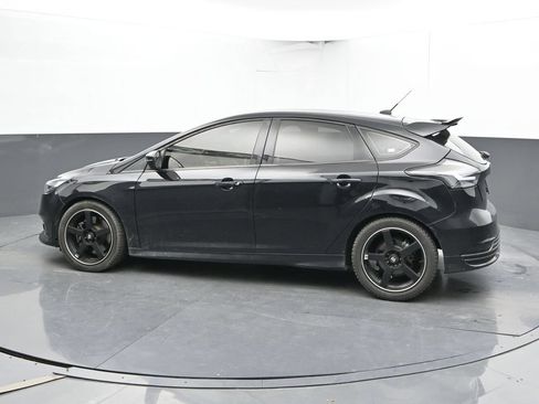 Used 2018 Ford Focus ST FWD image 8
