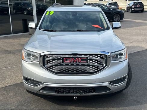 Used 2019 GMC Acadia Denali w/ Technology Package image 2