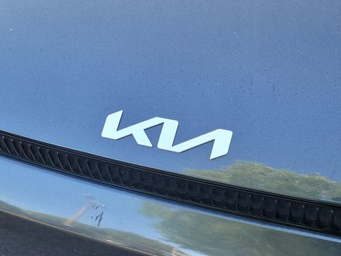 Used 2023 Kia EV6 Wind RWD image 5