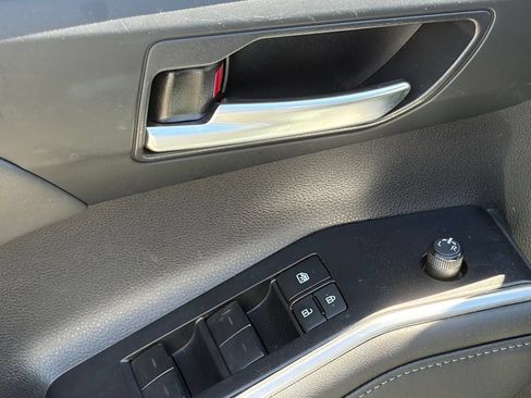 Used 2023 Toyota Highlander XSE FWD image 8