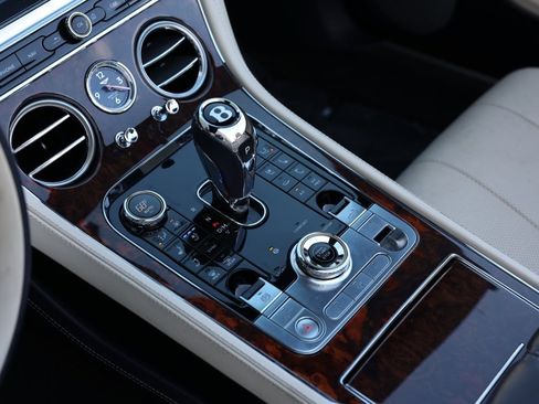 Used 2021 Bentley Continental GT image 23