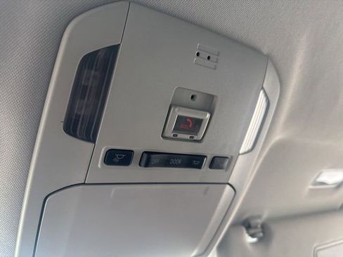 Used 2022 Toyota Highlander LE FWD image 22