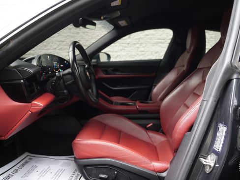 Used 2021 Porsche Taycan RWD image 13