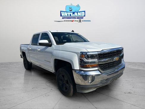 Used 2018 Chevrolet Silverado 1500 LT w/ All Star Edition image 22