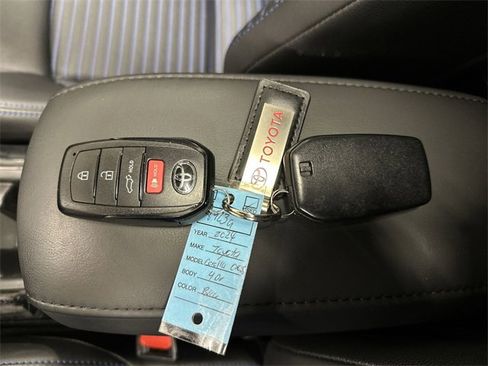 Used 2024 Toyota Corolla Cross XSE image 37