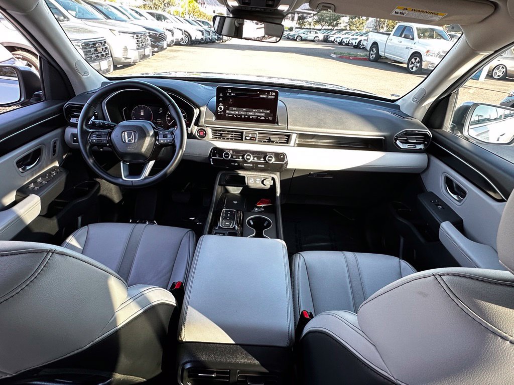 Used 2025 Honda Pilot Touring image 20