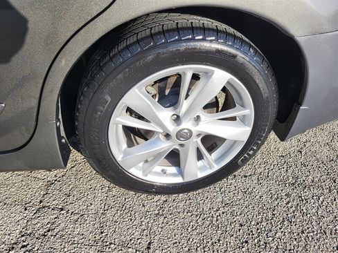 Used 2014 Nissan Altima 2.5 SV FWD image 32