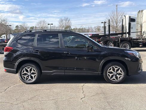 Used 2022 Subaru Forester Premium AWD/4WD image 30