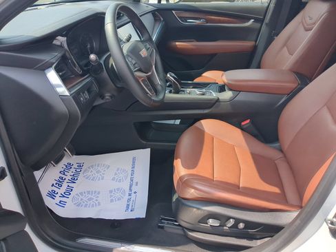 Certified 2021 Cadillac XT5 Premium Luxury AWD/4WD image 17