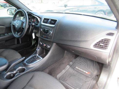Used 2014 Dodge Avenger SE w/ Rallye Appearance Group image 11