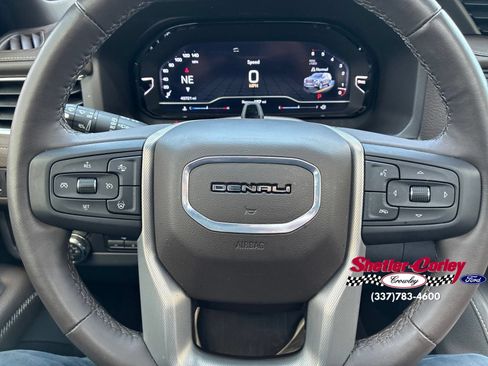 Used 2024 GMC Yukon Denali w/ Denali Reserve Package RWD image 23
