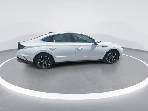 Certified 2024 Hyundai Sonata SEL FWD image 9