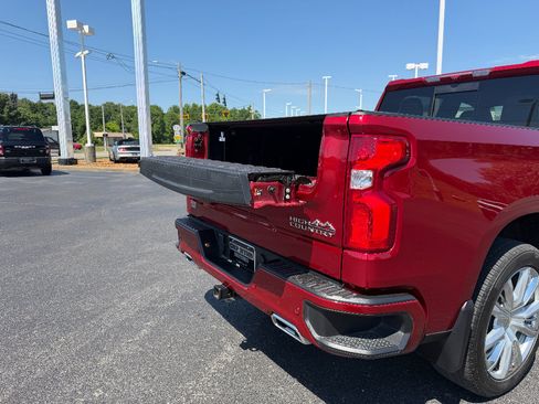 Used 2024 Chevrolet Silverado 1500 High Country AWD/4WD image 11